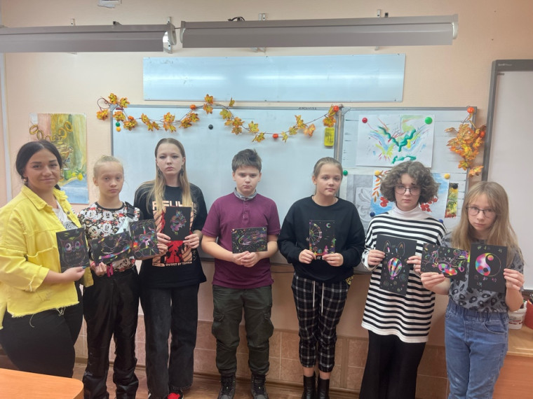 Учащиеся 5-6 класса приняли участия в работе « творческой мастерской художника» ( техника граттаж).